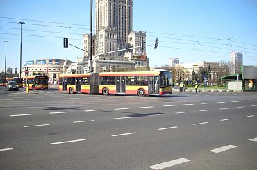 Komunikacja miejska w centrum Warszawy podczas uroczystości żałobnych. #KomunikacjaMiejska #MZA #PKSGrodzisk #Michalczewski #objazdy #Warszawa #Centrum #zasilenia #Ikarus #MAN #Jelcz #SolarisStalowa #Ostrobramska #Woronicza #Kleszczowa #Redutowa