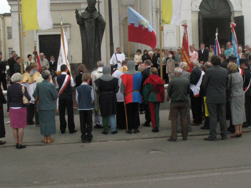 dalsza część uroczystości przy pomniku papieża Jana Pawła II
3 maj 2008r