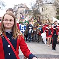 Dzień Ziemi - przemarsz i musztra 22 kwietnia 2010. Orkiestrę prowadziła tamburmajorka Paulina Kacprowicz