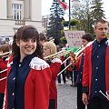 Dzień Ziemi - przemarsz i musztra 22 kwietnia 2010. Orkiestrę prowadziła tamburmajorka Paulina Kacprowicz