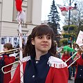 Dzień Ziemi - przemarsz i musztra 22 kwietnia 2010. Orkiestrę prowadziła tamburmajorka Paulina Kacprowicz