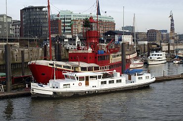 Port w Hamburgu. #port #Hamburg #statki