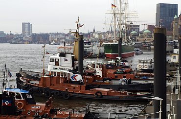 Port w Hamburgu. #port #Hamburg #statki