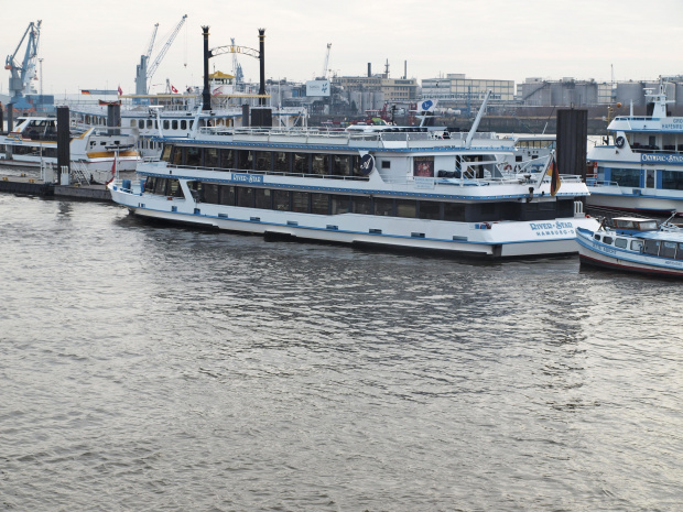 Port w Hamburgu. #port #Hamburg #statki