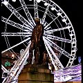 Pomnik Roberta Burnsa(1759-1796),wedle tradycji najwybitniejszego narodowego poety szkockiego, prekursora romantyzmu, którego pamięć Szkoci zwykli czcić narodowym świętem i ceremoniałem wypicia whisky przed pomnikiem poety..