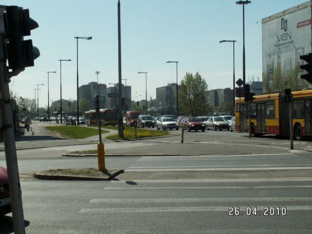 Dochodzimy do naszej spacerowej i widzimy po lewej, że jest mnóstwo chętnych do towarzyszenia nam w spacerze