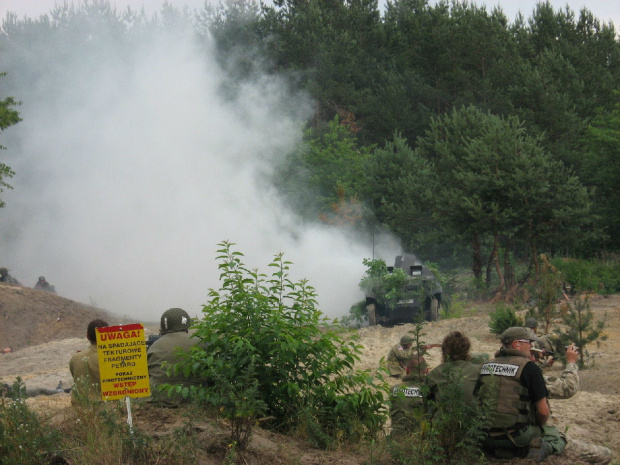 Trafiony transporter niemiecki #Militariada2011 #NowaDęba #RekonstrukcjaHistoryczna