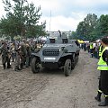 Rekonstruktorzy przemieszczają się na stanowiska #Militariada2011 #NowaDęba #RekonstrukcjaHistoryczna