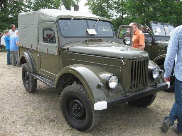 Odrestaurowane gaziki GAZ-69 (albo UAZ-69) #Militariada2012 #NowaDęba #RekonstrukcjaHistoryczna