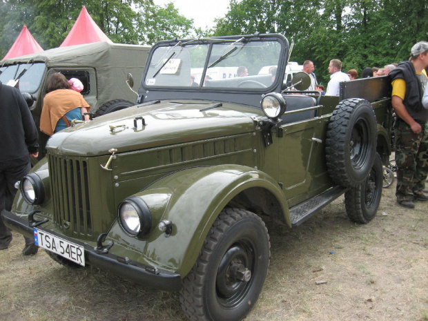 Odrestaurowane gaziki GAZ-69 (albo UAZ-69) #Militariada2012 #NowaDęba #RekonstrukcjaHistoryczna