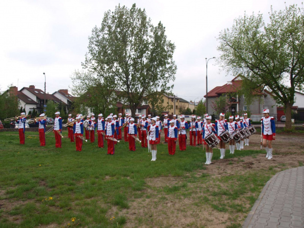 3 maja 2010 - występ w Warszawie. Orkiestra gra po raz pierwszy w nowych strojach.