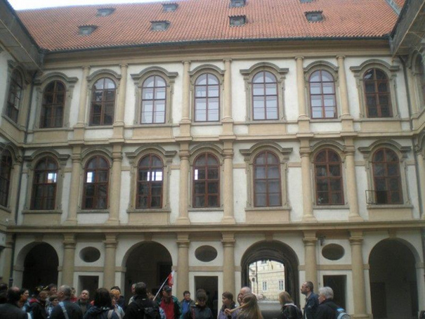 Praga - dziedziniec Pałacu Wallensteina #praga #wycieczka #zwiedzanie #czechy