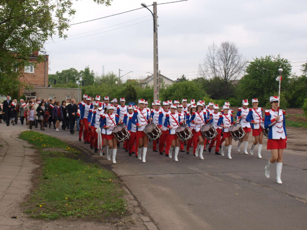 3 maja 2010 - występ w Warszawie. Orkiestra gra po raz pierwszy w nowych strojach.