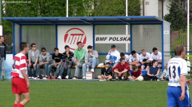 Juniorzy Starsi Pogoń Leżajsk - Resovia Rzeszów (2:4), kwiecień 2010 r., miejsce: Leżajsk #PogonLezajsk #PogońLeżajsk #pogon #pogoń #lezajsk #leżajsk #lezajsktm #juniorzy #sport #PiłkaNożna