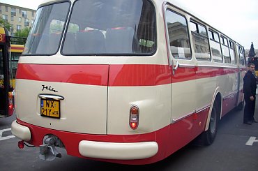 Przede wszystkim pojazdy zabytkowe obsługujące linię A #Ogórek #Ogórki #SAN #JelczMex272 #Jelcz043 #Ikarus260 #Solaris #Skoda #KarosaJelczPR110U #NocMuzeów