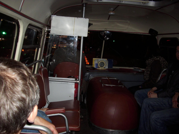 Jelcz 272 MEX Klubu Miłośników Komunikacji Miejskiej wewnątrz - punkt widzenia pasażera. #Ogórek #Ogórki #SAN #JelczMex272 #Jelcz043 #Ikarus260 #Solaris #Skoda #KarosaJelczPR110U #NocMuzeów