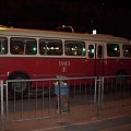 Jelcz 272 MEX Klubu Miłośników Komunikacji Miejskiej zjeżdża do zajezdni Ostrobramska (ok. 1 w nocy) #Ogórek #Ogórki #SAN #JelczMex272 #Jelcz043 #Ikarus260 #Solaris #Skoda #KarosaJelczPR110U #NocMuzeów