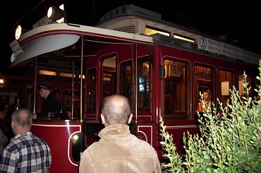 Wystawa zabytkowych tramwajów na pl. Narutowicza. #Ogórek #Ogórki #SAN #JelczMex272 #Jelcz043 #Ikarus260 #Solaris #Skoda #KarosaJelczPR110U #NocMuzeów