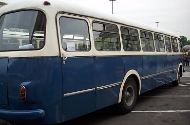 Przede wszystkim pojazdy zabytkowe obsługujące linię A #Ogórek #Ogórki #SAN #JelczMex272 #Jelcz043 #Ikarus260 #Solaris #Skoda #KarosaJelczPR110U #NocMuzeów