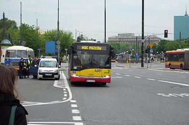 Przede wszystkim pojazdy zabytkowe obsługujące linię A, ale całkiem nowe też były. #Ogórek #Ogórki #SAN #JelczMex272 #Jelcz043 #Ikarus260 #Solaris #Skoda #Karosa #JelczPR110U #NocMuzeów