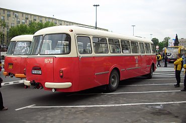 Przede wszystkim pojazdy zabytkowe obsługujące linię A #Ogórek #Ogórki #SAN #JelczMex272 #Jelcz043 #Ikarus260 #Solaris #Skoda #Karosa #JelczPR110U #NocMuzeów