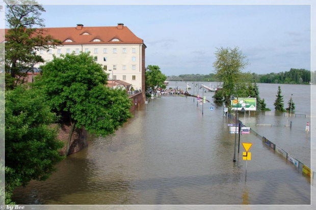 #Powódź2010 #RzekaWisła #TORUŃ