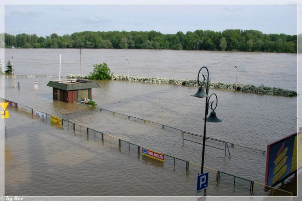 #Powódź2010 #RzekaWisła #TORUŃ