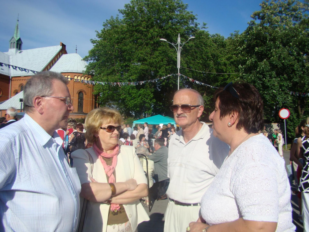 FESTN DĄB KOŚCIÓŁ