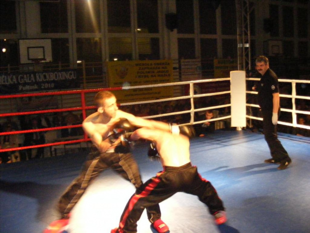 Zapraszamy na www.elstarkteam.pl oraz na www.fightzone.pl #kickboxing #wejherowo #karcz #elstark #zielinski #luzino #FullContact