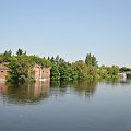 Widok na Cybinę wezbraną wielką wodą. Cybina to dopływ Warty w Poznaniu na Ostrowiu Tumskim.