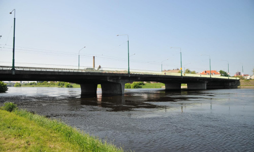 Fala powodziowa na Warcie przy moście katedralnym