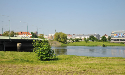 Fala powodziowa na Warcie przy moście katedralnym