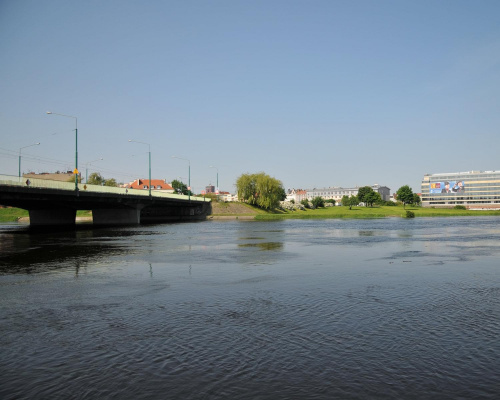 Fala powodziowa na Warcie przy moście katedralnym