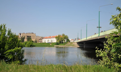 Fala powodziowa na Warcie przy moście katedralnym