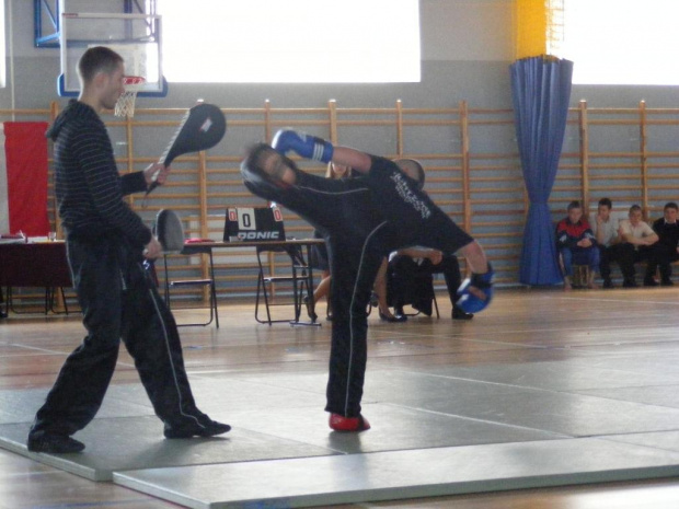 www.fightzone.pl #FightZone #elstark #kickboxing #AllStyleKarate #dzieci #SztukiWalki #wejherowo #luzino