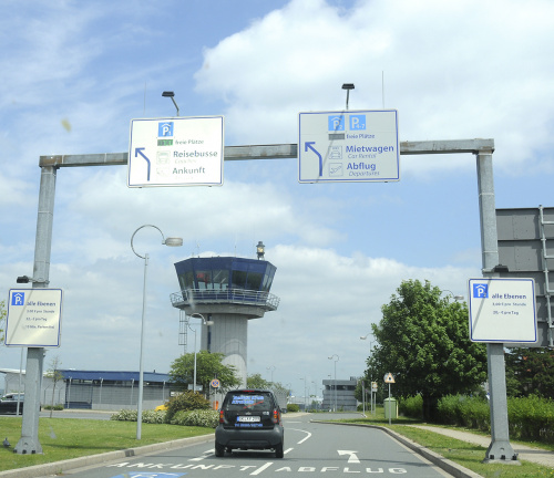 13.06.2010 no i dotarlismy na lotnisko w Dortmund cali i zdrowi:!:)) #lew1962 #AndrzejZawalicj #AlicjaSzrednicka #OdwiedzinyFotosikowcow