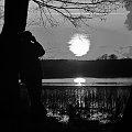 raz kiedyś wersja czarno- biała :) #jezioro #ZachódSłońca
