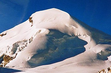 12.08.2001 ok. 10-tej godziny.
Allalinhorn (4027 m). #Alpy #Allalinhorn #Szwajcaria