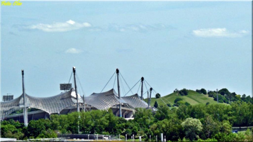 Olimpiapark - z prawej wzgorze widokowe na cale miasto...:)