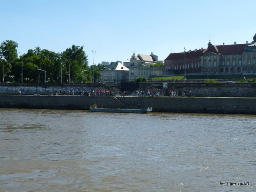 Święto Wisły - widok ze statku na lewy brzeg