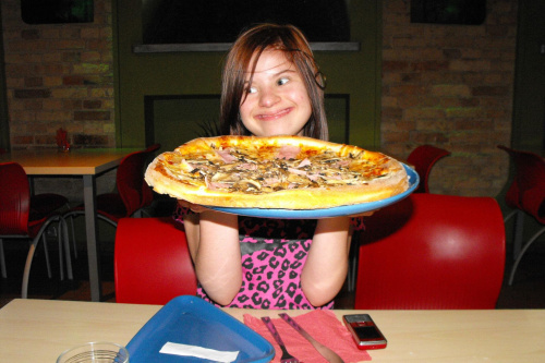 Jak zjem taką pizzę, to dopiero będę duża! Wzdłuż i w szerz!