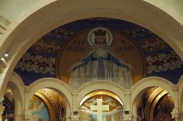 LOURDES -WNĘTRZE BAZYLIKI RÓŻAŃCA ŚW #LOURDES #MIASTA #BAZYLIKI