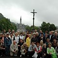 LOURDES - UCZESTNICY PIELGRZYMKI #LOURDES #MIASTA #BAZYLIKI