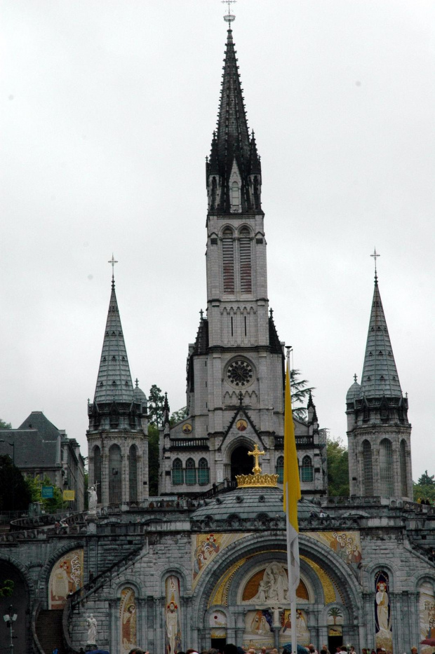 LOURDES - BAZYLIKA #LOURDES #MIASTA #BAZYLIKI