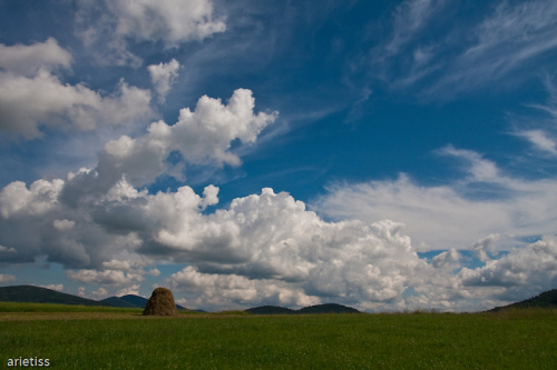 Krajobraz polski... #krajobraz #wieś #natura #lato #niebo #chmury #arietiss