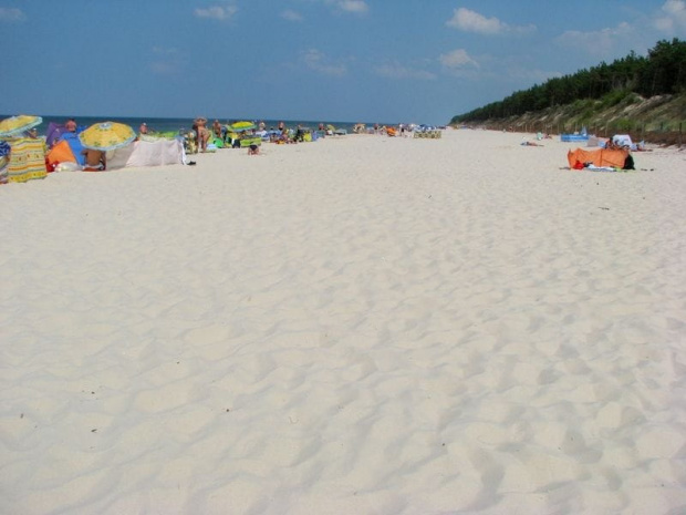 Plaża w Pogorzelicy. Nigdzie nie ma tak pięknych plaż z bielutkim piaskiem jak nad naszym Bałtykiem..