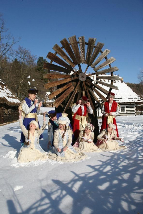 luty'2010 - plener ZTL Sanok w skansenie (zdjęcia Zygmunta Natera) #plener #luty #skansen #ZTLSANOK