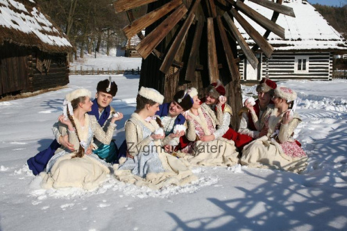 luty'2010 - plener ZTL Sanok w skansenie (zdjęcia Zygmunta Natera) #plener #luty #skansen #ZTLSANOK