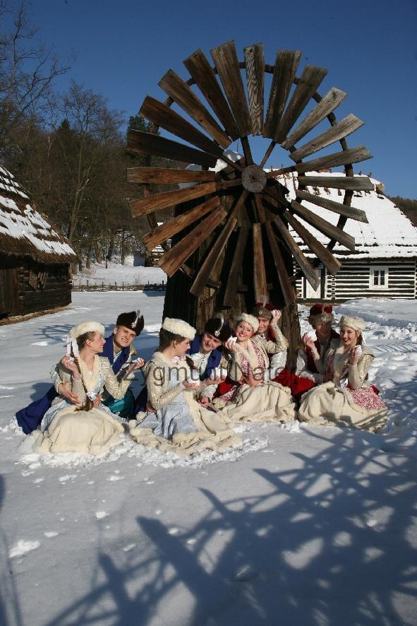 luty'2010 - plener ZTL Sanok w skansenie (zdjęcia Zygmunta Natera) #plener #luty #skansen #ZTLSANOK