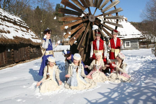 luty'2010 - plener ZTL Sanok w skansenie (zdjęcia Zygmunta Natera) #plener #luty #skansen #ZTLSANOK